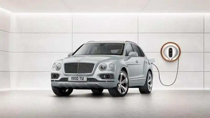 Bentley представил свой первый серийный гибрид