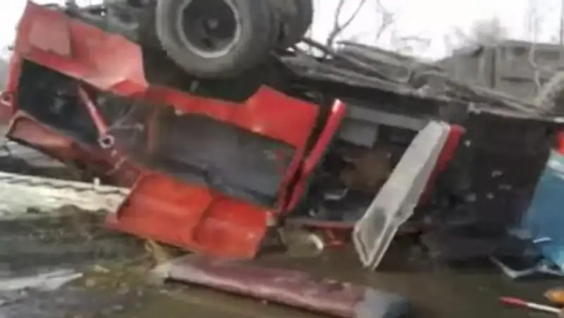 Бригада пожарных Риддера попала в ДТП, есть жертвы