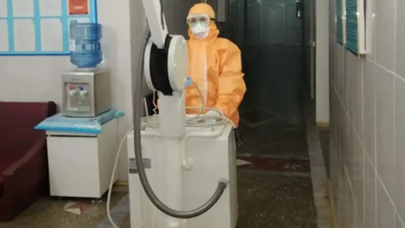 Медсестра и пациентка облбольницы Атырау заболели коронавирусом