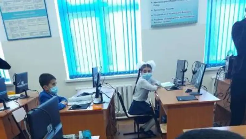 В канун дня первого президента в Шымкенте открыли три школы и запустили новые автобусы