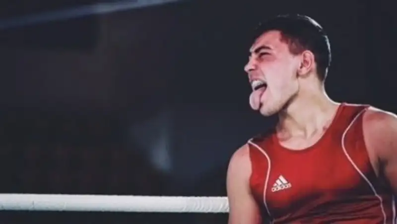 20-летний чемпион мира из Казахстана за 31 секунду нокаутировал мексиканца