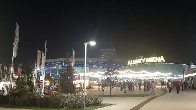 В Алматы началась фан-встреча с Димашем Кудайбергеном