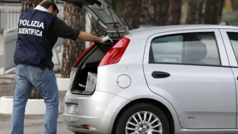 У столба в итальянском парке обнаружили голую и изнасилованную 57-летнюю немку