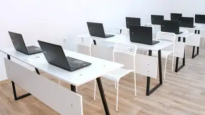 В Казахстане обеспечат доступ детям из социально уязвимых семей к компьютерной технике, фото - Новости Zakon.kz от 25.04.2023 14:26