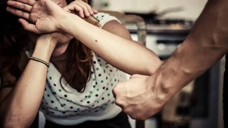 Павлодарку избили на автомойке за просьбу выдать зарплату