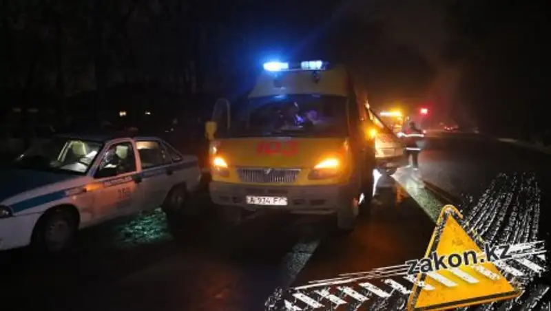 В Алматы скорая, спешащая к пострадавшему при наезде ребенку, сбила насмерть пешехода