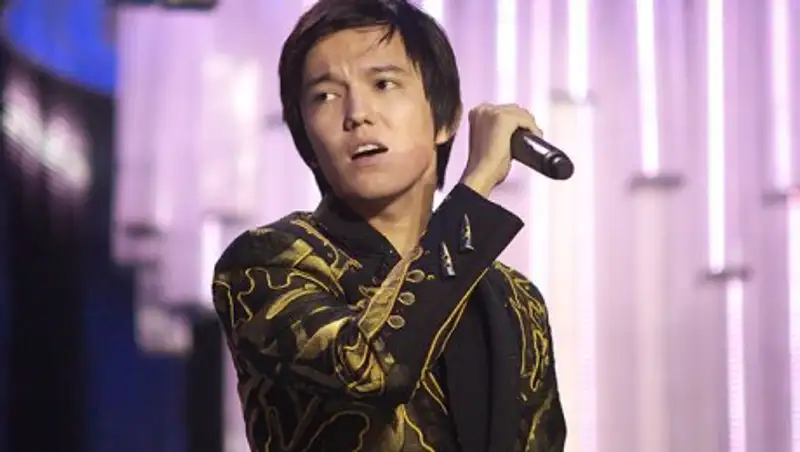 Димаш Кудайбергенов поразил жюри на китайском конкурсе «Singer-2017»