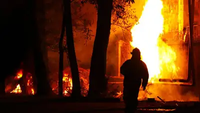 Троих детей спасли из горящего дома в Жетысуской области, фото - Новости Zakon.kz от 08.12.2022 15:27