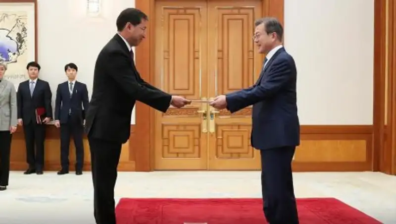 Посол Казахстана вручил верительные грамоты Президенту Кореи