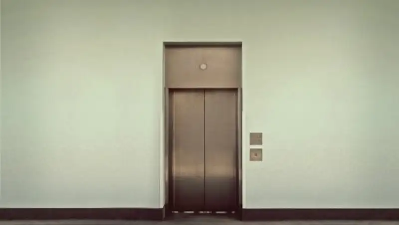 Мужчина погиб в шахте лифта в Алматы