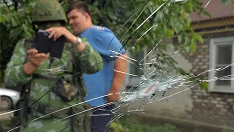 Силовики попросили жителей Донецка и Луганска покинуть города