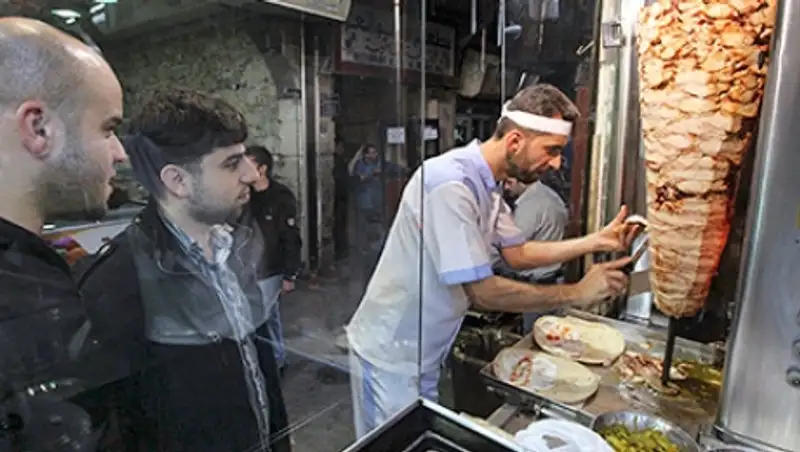 В Сирии ради поддержки армии ввели налог на шаурму