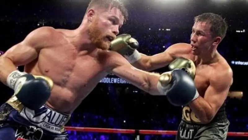 Левит назвал победителя первого боя Головкин — Альварес