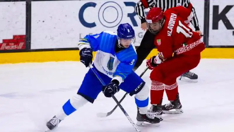 Казахстанские хоккеисты уступили Беларуси на молодежном ЧМ