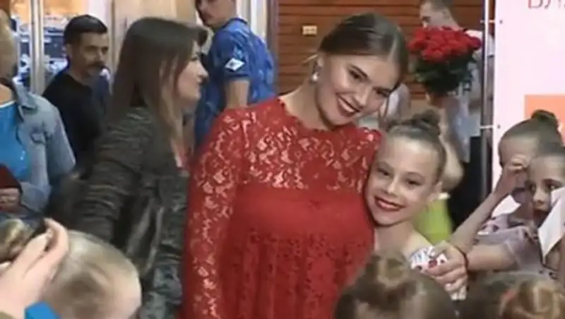 Алина Кабаева впервые за долгое время появилась на публике