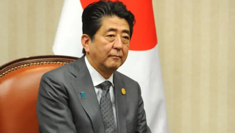 Премьер-министр Японии подаст в отставку