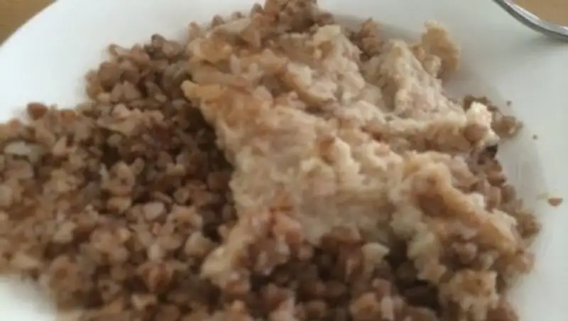 В школьной столовой в Кызылординской области отравились 25 детей