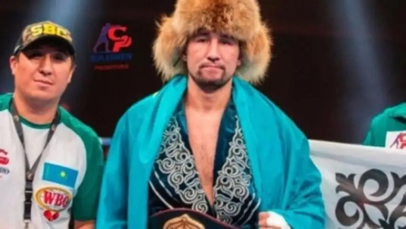 Казахстанец Айдос Ербосынулы побил бывшего чемпиона WBA в бою за три титула