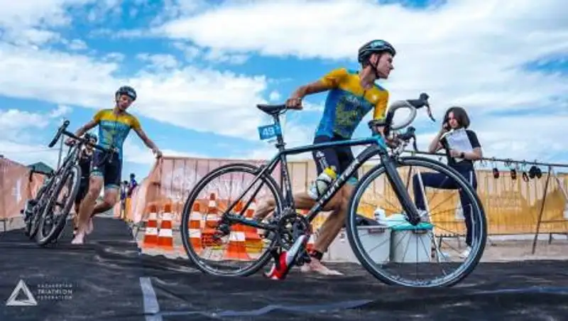 Представлен состав казахстанских триатлонистов на ЧА