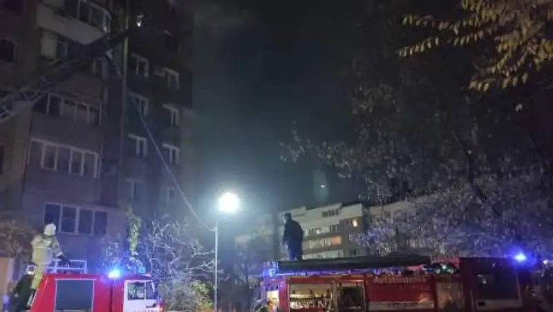 В Алматы в микрорайоне Самал-2 произошел пожар в квартире