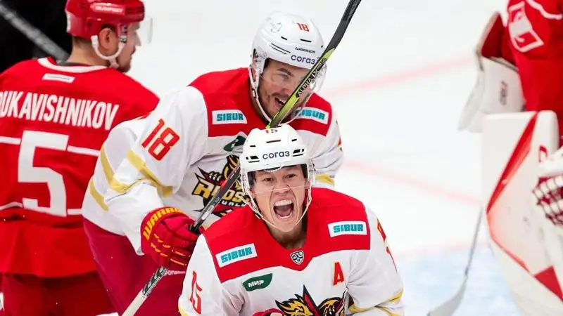 Таблицу чемпионата КХЛ неожиданно возглавил китайский "Куньлунь"