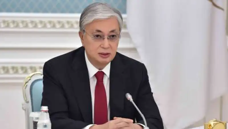 Токаев поддержал Макрона