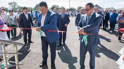 Сын Каната Бозумбаева построил новую сельскую школу в Алматинской области  