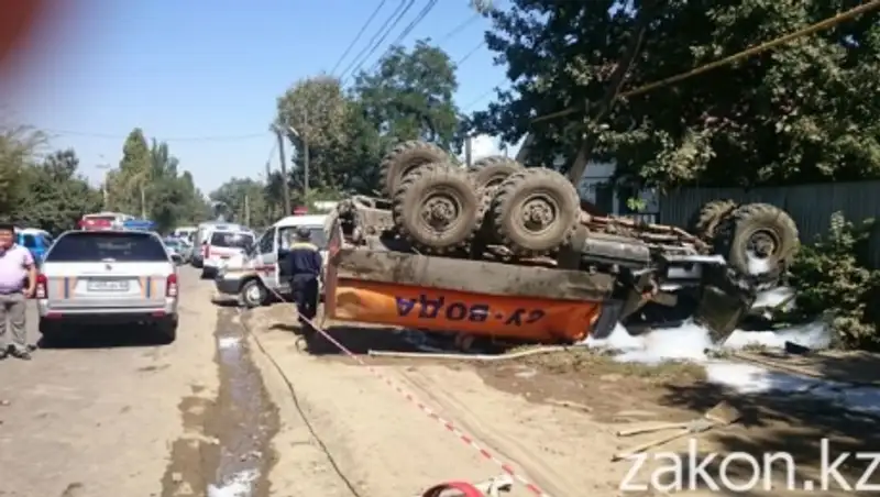 По факту ДТП с участием водовоза в Алматы начато досудебное расследование