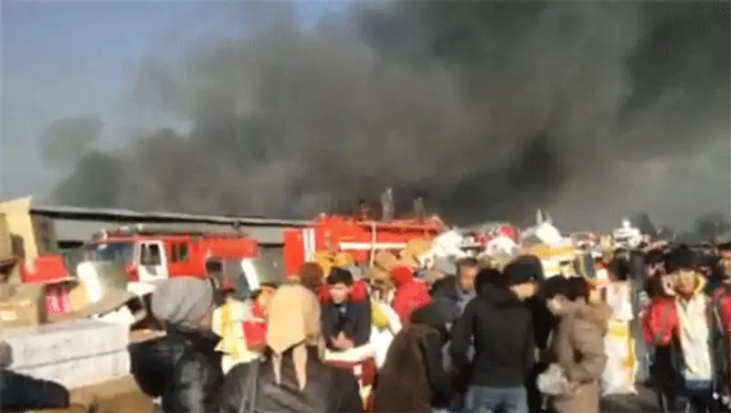 Пожар на рынках «Кулагер» и «Арал» локализован (фото), фото - Новости Zakon.kz от 17.11.2013 17:32