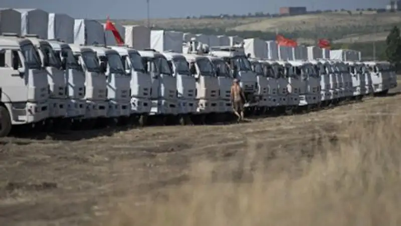 Российские грузовики с гумпомощью направились в сторону Украины