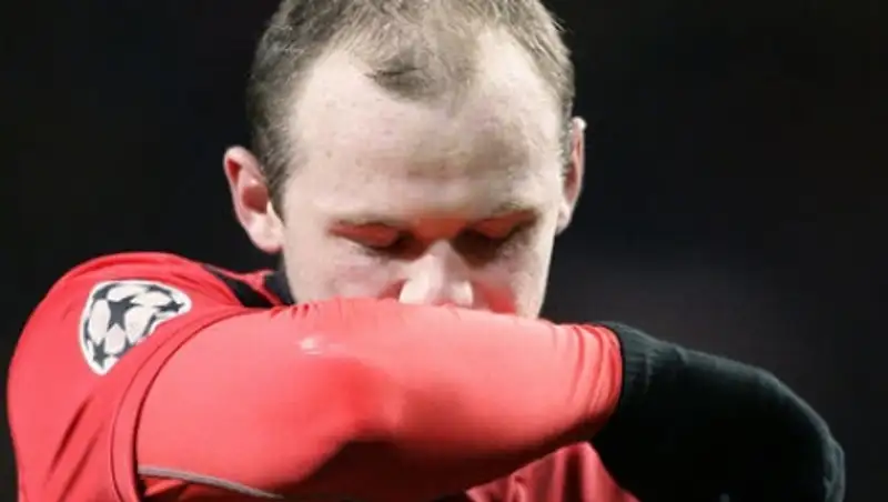 Футболиста Уэйна Руни отправили в нокаут на кухне