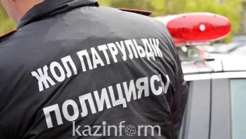 В Актау полицейского наказали за нарушение ПДД