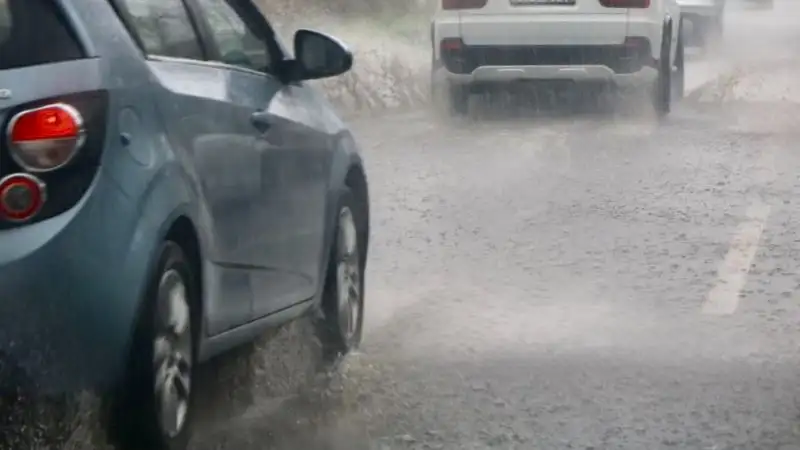 В Алматинской области закрыты два участка республиканской трассы