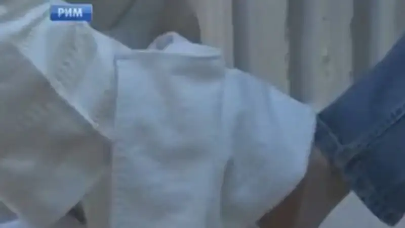 Папа римский омыл ноги женщинам-заключенным