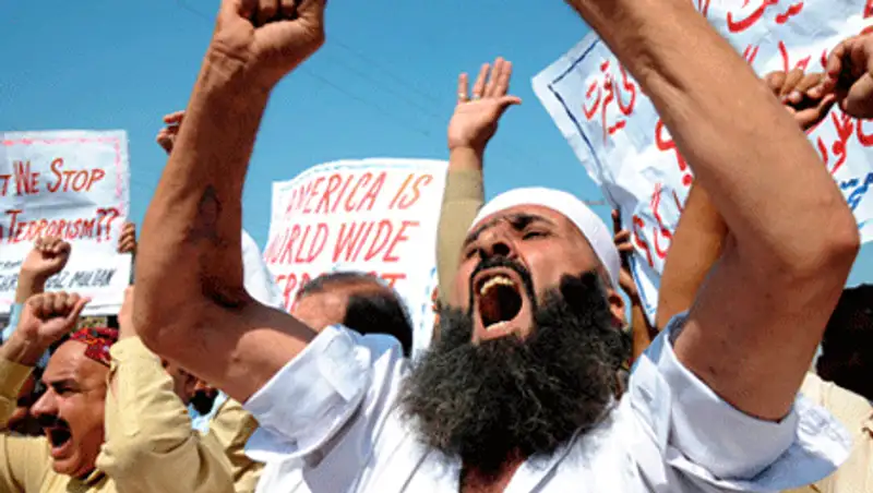 При авианалете на пакистанское медресе погиб духовный лидер сети «Хаккани», фото - Новости Zakon.kz от 22.11.2013 03:06