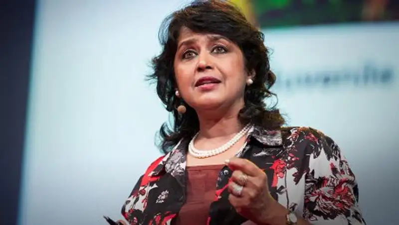 Президент Маврикия подала в отставку из-за подаренной ей кредитной карты