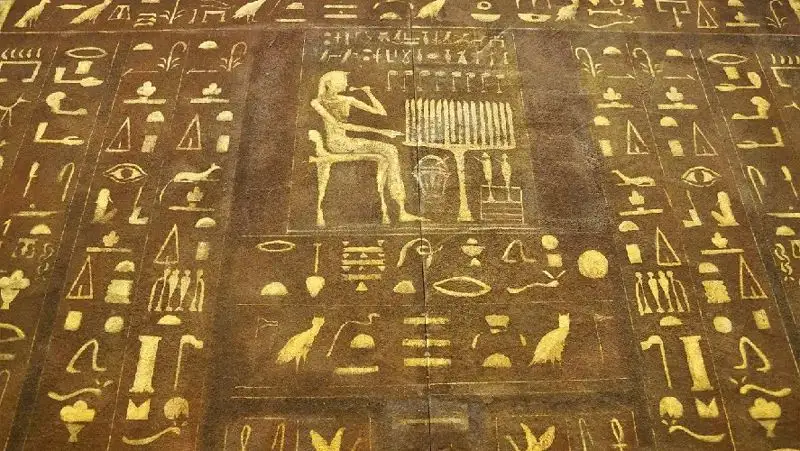 Разработана первая нейросеть для восстановления поврежденных древних текстов