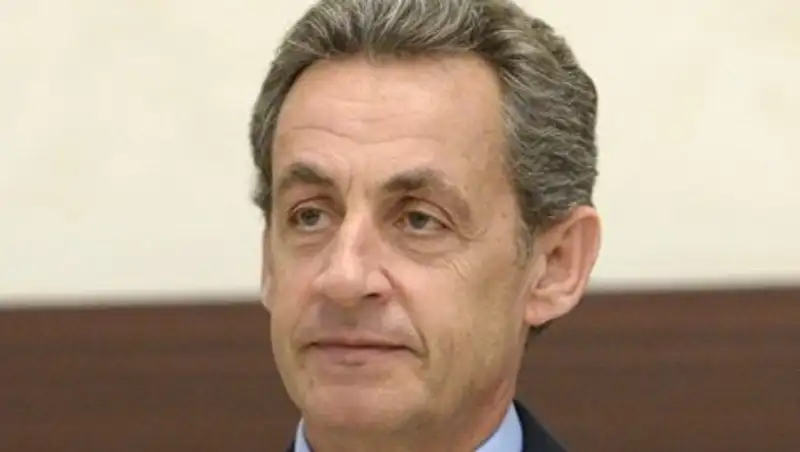 Саркози проиграл в гонке за президентство и объявил об уходе из политики