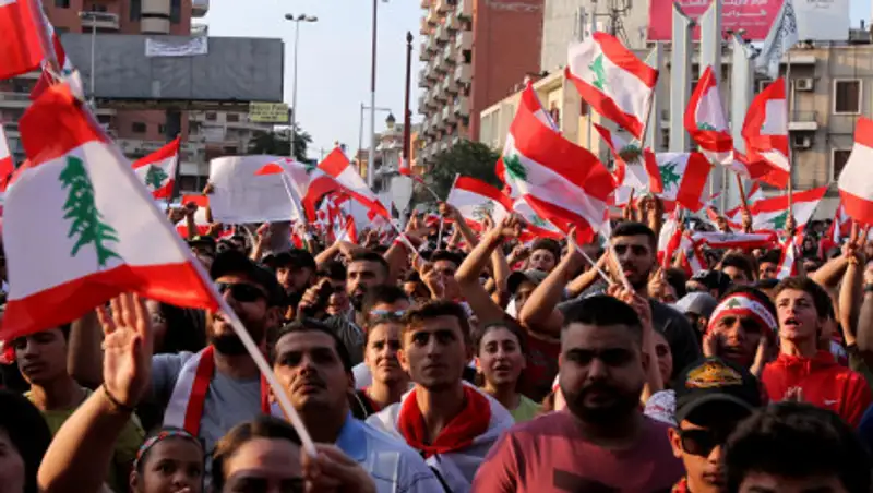 Правительство Ливана в полном составе ушло в отставку