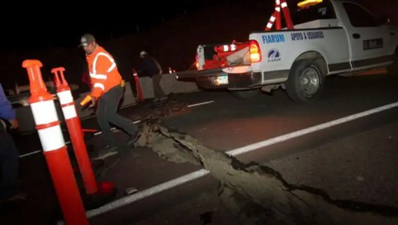 Сильнейшее за столетие землетрясение в Мексике попало на видео
