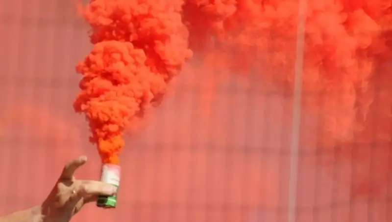 В холл здания московского департамента бросили дымовую шашку