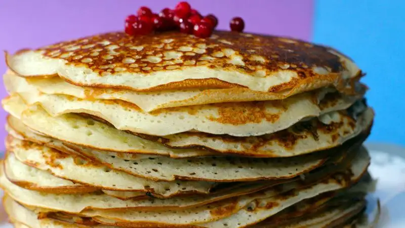 Названы самые вредные начинки для блинов