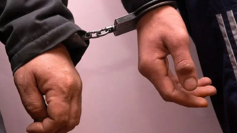 Похититель неисправного автомобиля попал на камеры видеонаблюдения в Нур-Султане