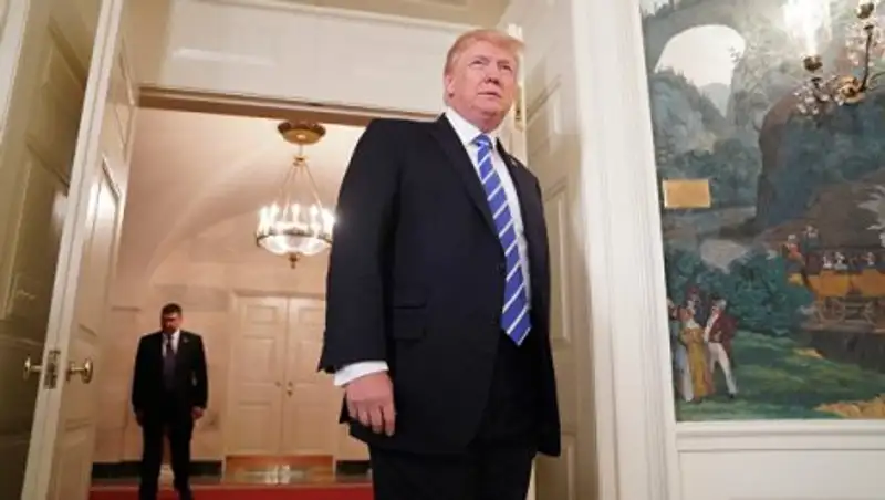 Белый дом предложил забыть о приставаниях Трампа многолетней давности