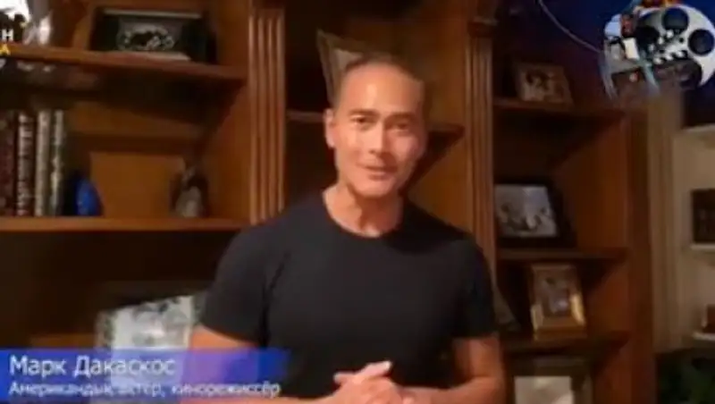 Режиссер "Моаны" и "Алладина" поздравил кинематографистов Казахстана на казахском языке