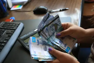 Тенге, деньги, национальная валюта, Казахстан, налоги, калькулятор, фото - Новости Zakon.kz от 08.02.2024 17:17