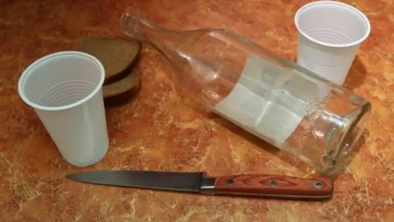 Сын бил отца ножом во время пьяной ссоры в Павлодаре