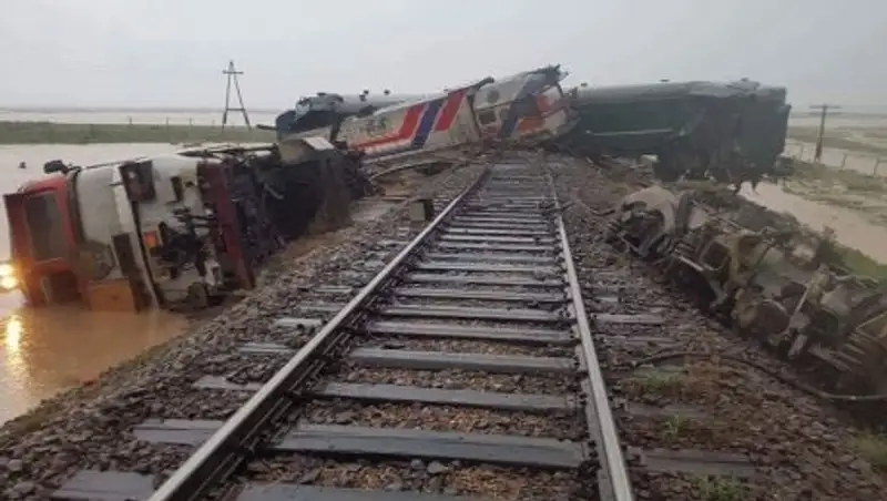 Число пострадавших при крушении поезда в Монголии достигло 50