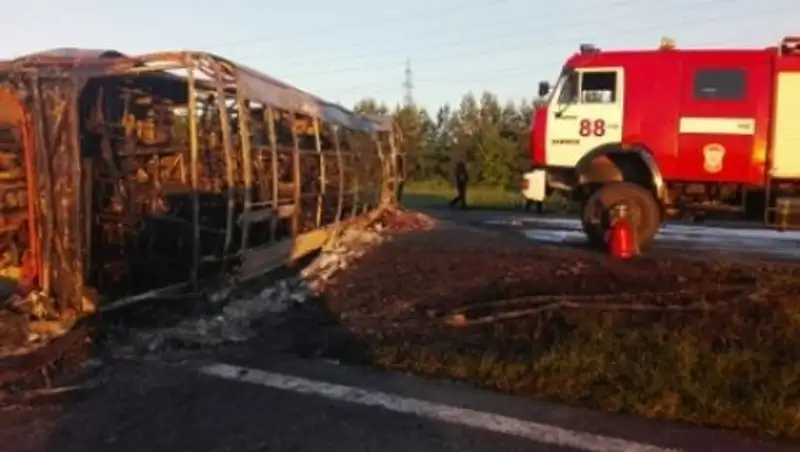 Режим ЧС введен в Татарстане после аварии автобуса и бензовоза