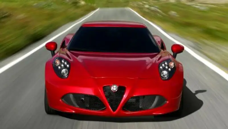 Спорткар Alfa Romeo 4С заменят новым купе
